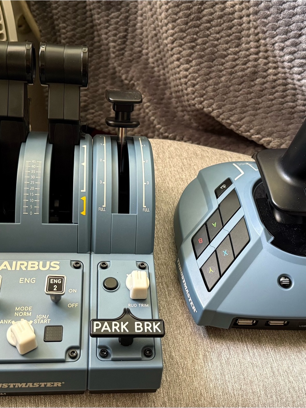 Thrustmaster Airbus Edition Flight Stick & Throttle Quadrant Set - Picture 10 of 12